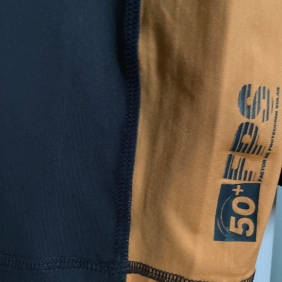 NWOT Mens Rashguard 50 SPF shirt size large - Picture 2 of 3